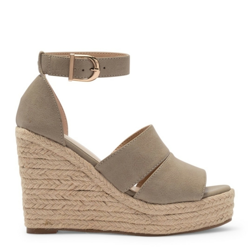 Catherine malandrino andiee women sandals Size 9